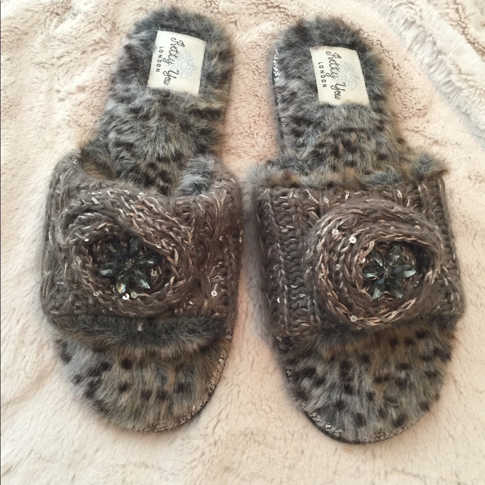 Pretty You London Sliders Slippers